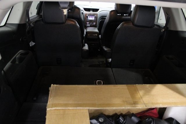 Used 2014 Chevrolet Traverse LT image 23