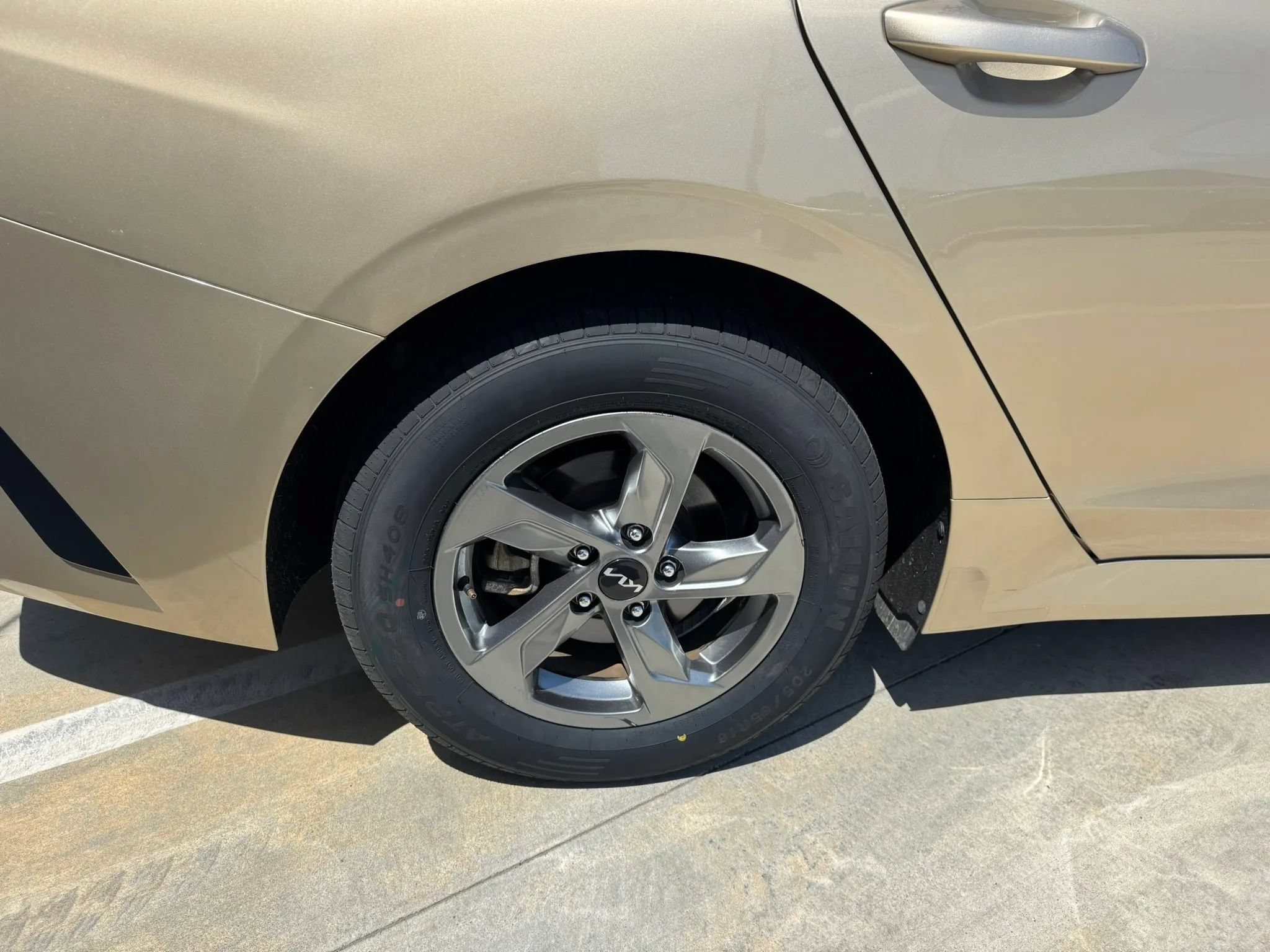 Used 2022 Kia K5 LXS FWD image 25