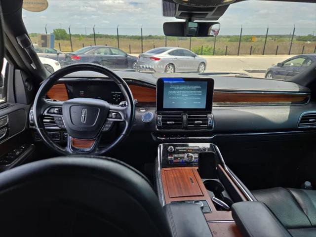 Used 2018 Lincoln Navigator Select w/ Technology Package image 19