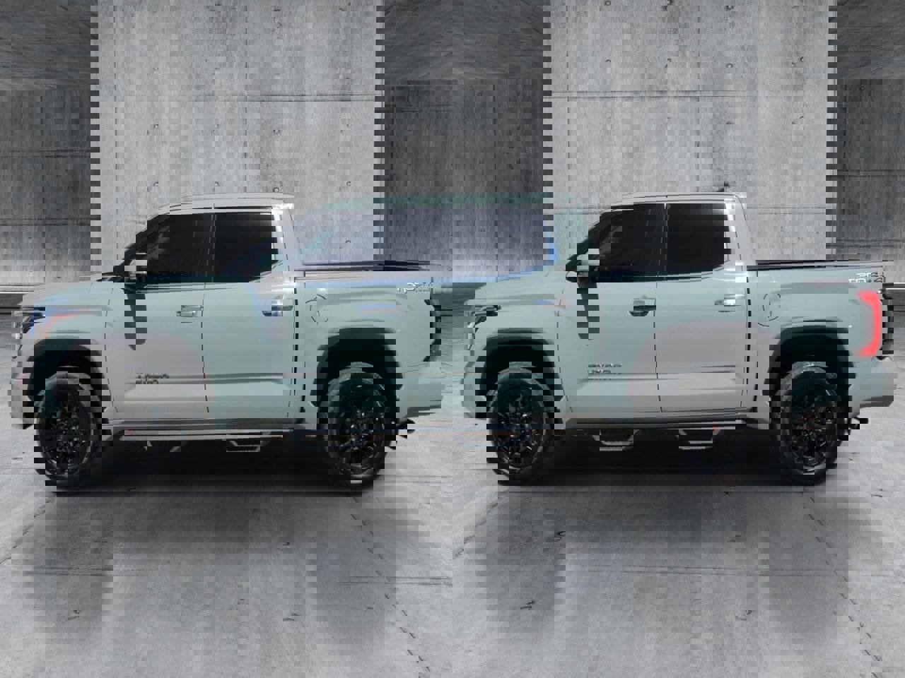 Used 2023 Toyota Tundra Limited image 2