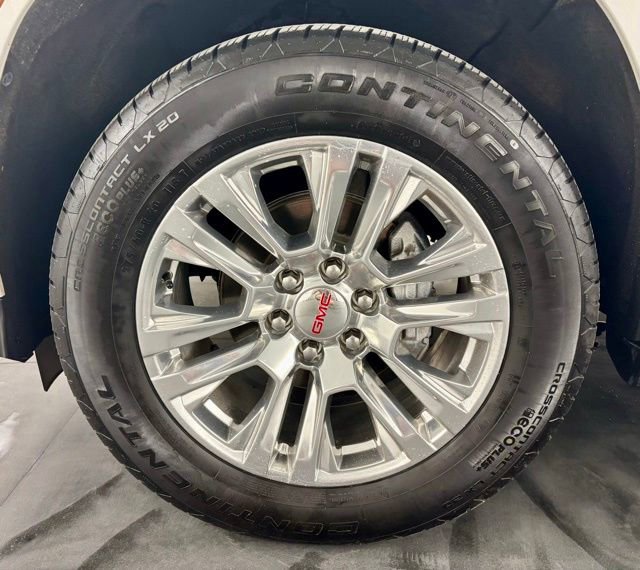 Used 2025 GMC Yukon Denali image 10