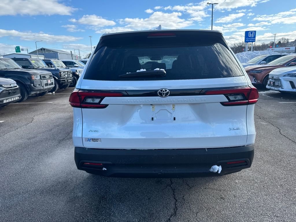 New 2026 Toyota Grand Highlander XLE image 6