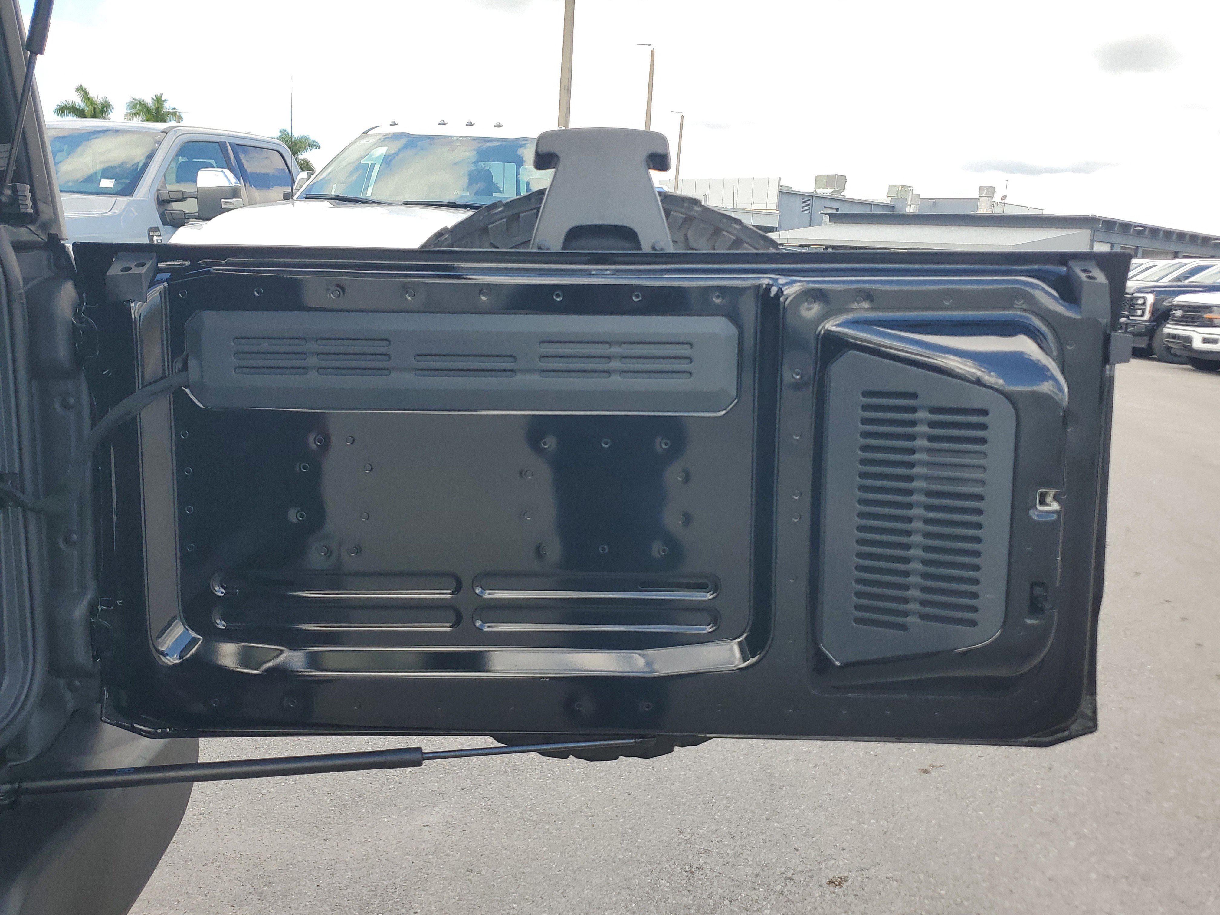 Used 2025 Ford Bronco Big Bend image 16