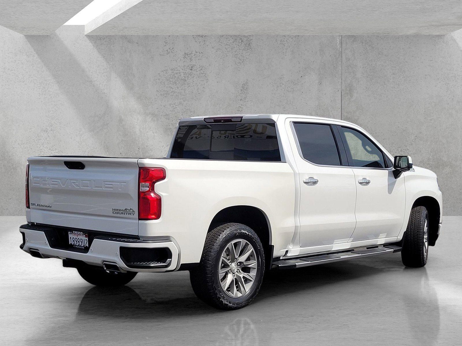 Used 2019 Chevrolet Silverado 1500 High Country w/ Technology Package image 4