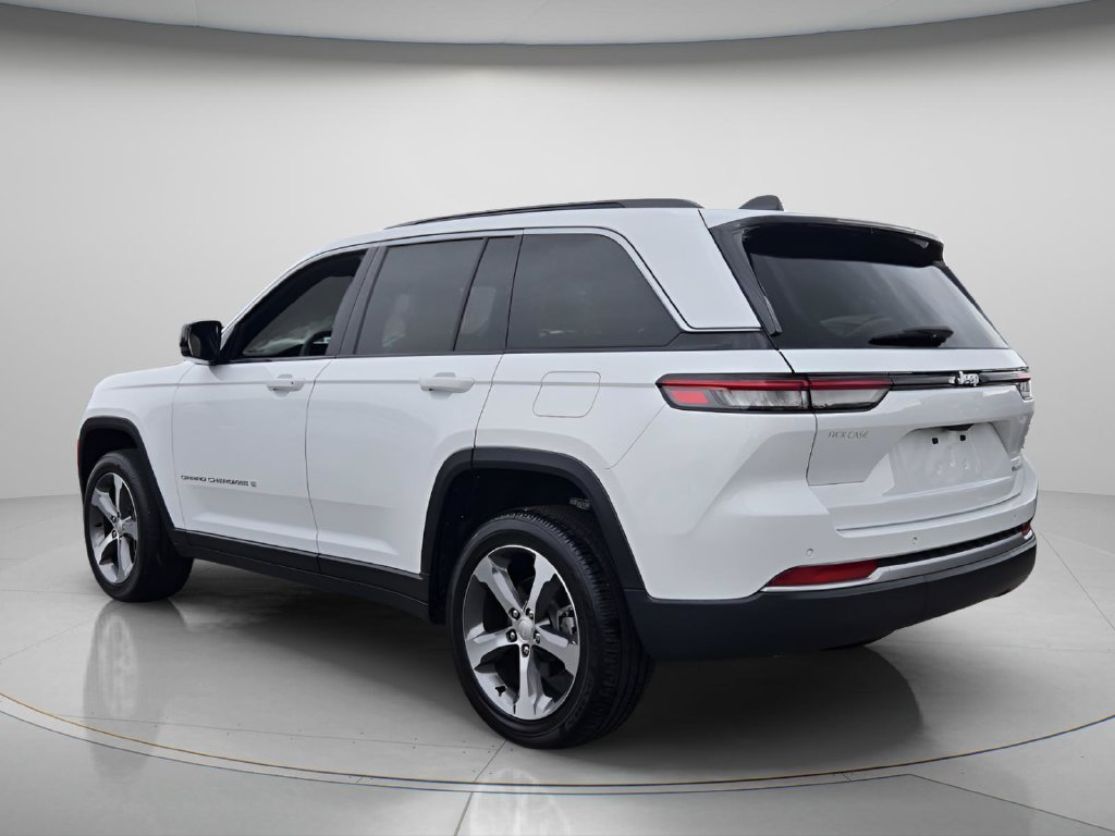 Used 2026 Jeep Grand Cherokee Limited RWD image 7