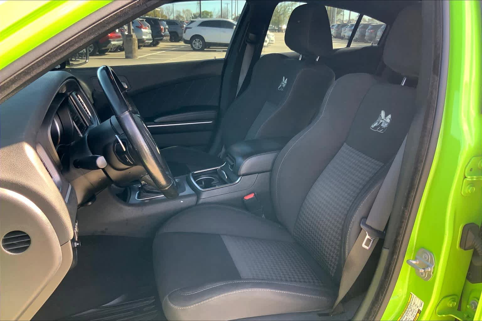 Used 2019 Dodge Charger Scat Pack RWD image 8