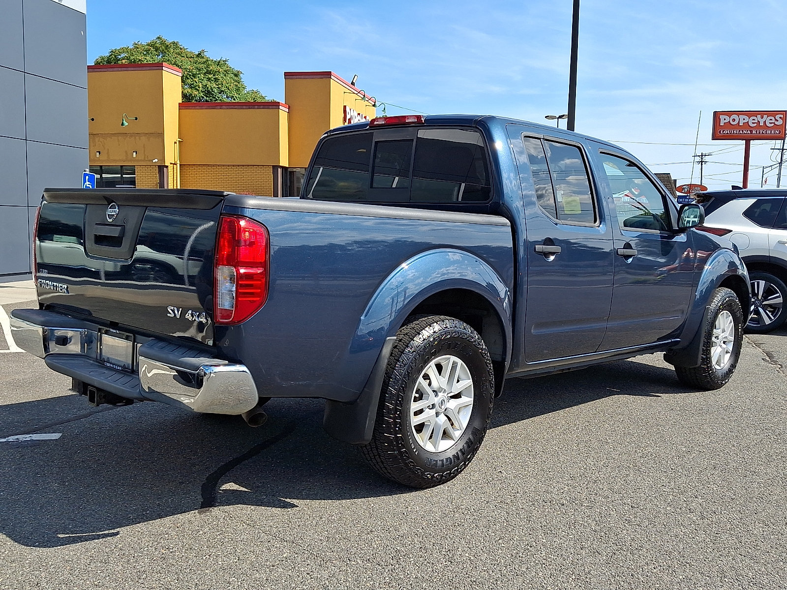 Used 2018 Nissan Frontier SV AWD/4WD image 7
