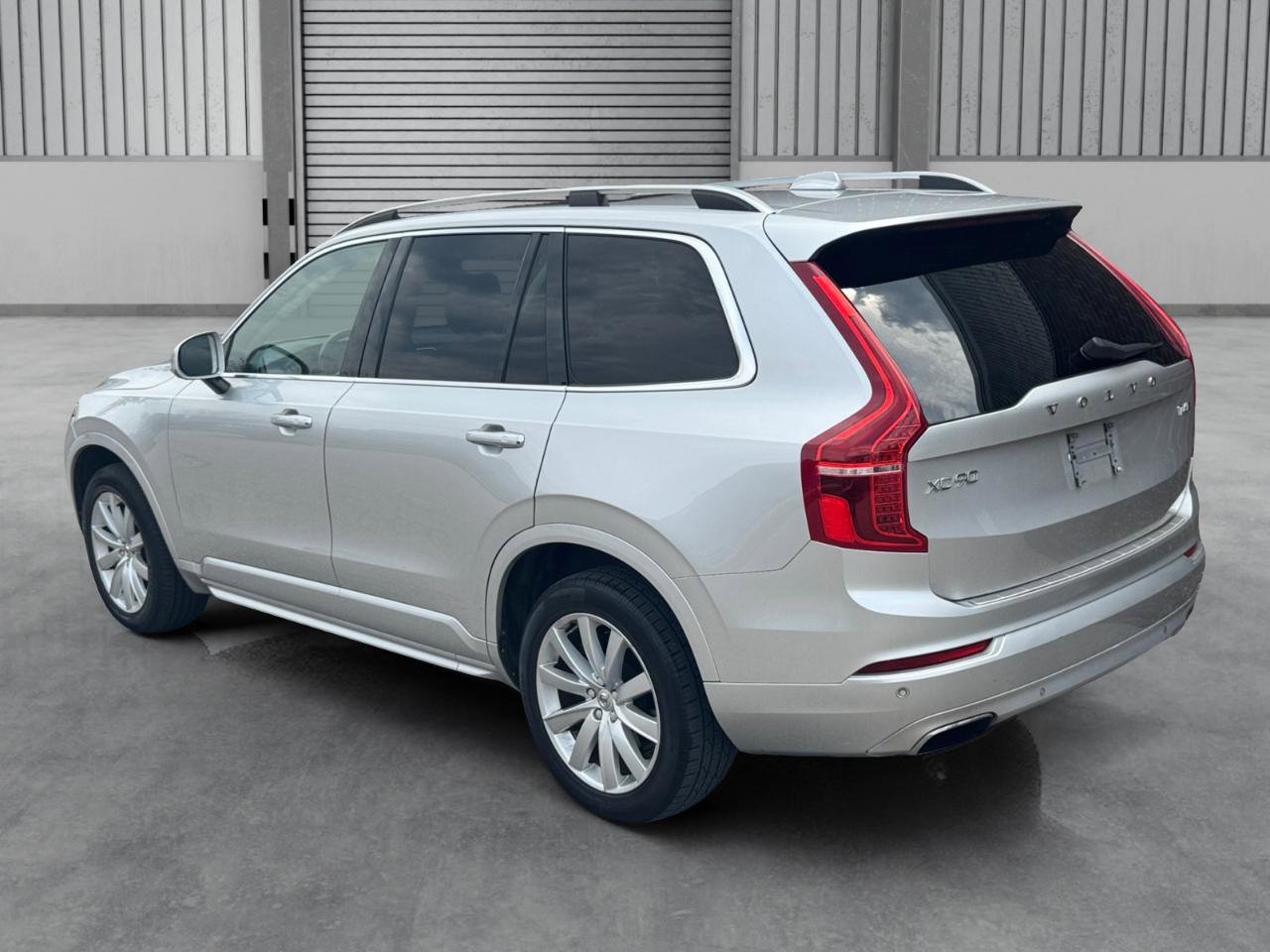 Used 2016 Volvo XC90 T6 Momentum w/ Momentum Plus Package image 35