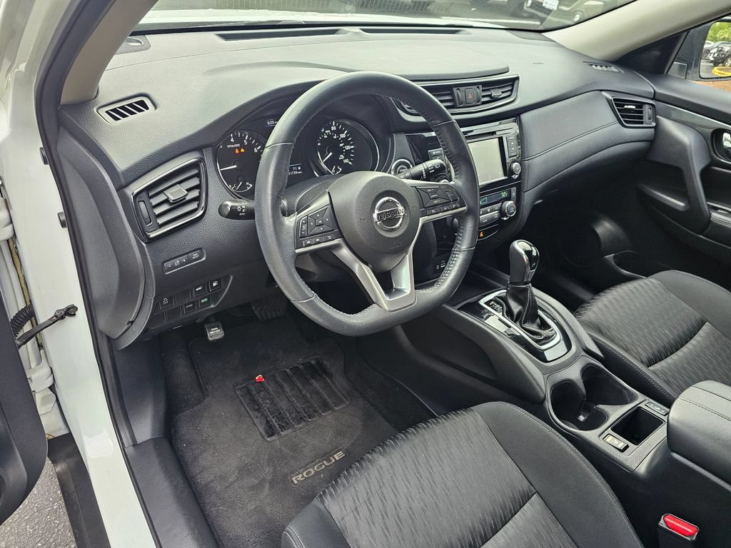 Used 2018 Nissan Rogue SV FWD image 18