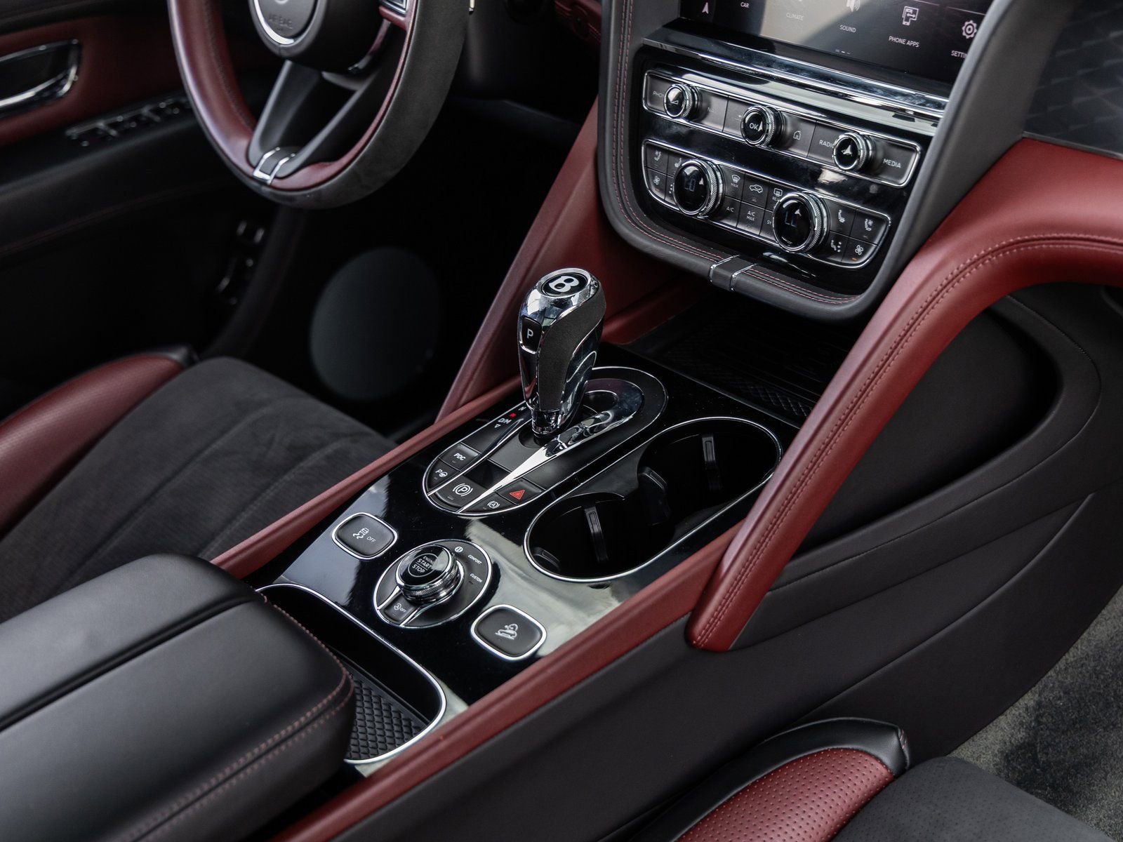 Used 2022 Bentley Bentayga image 35