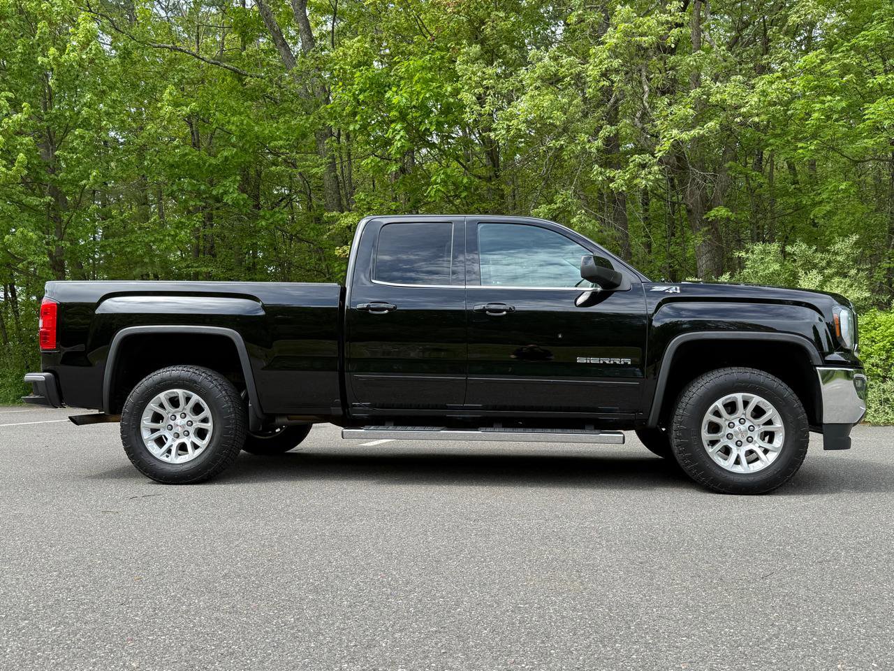 Used 2018 GMC Sierra 1500 SLE w/ SLE Value Package AWD/4WD image 5