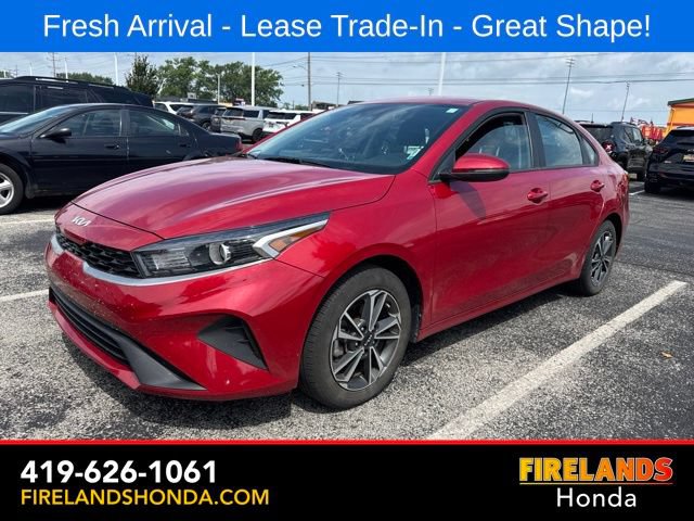 Used 2023 Kia Forte LXS w/ LXS Technology Package FWD image 2