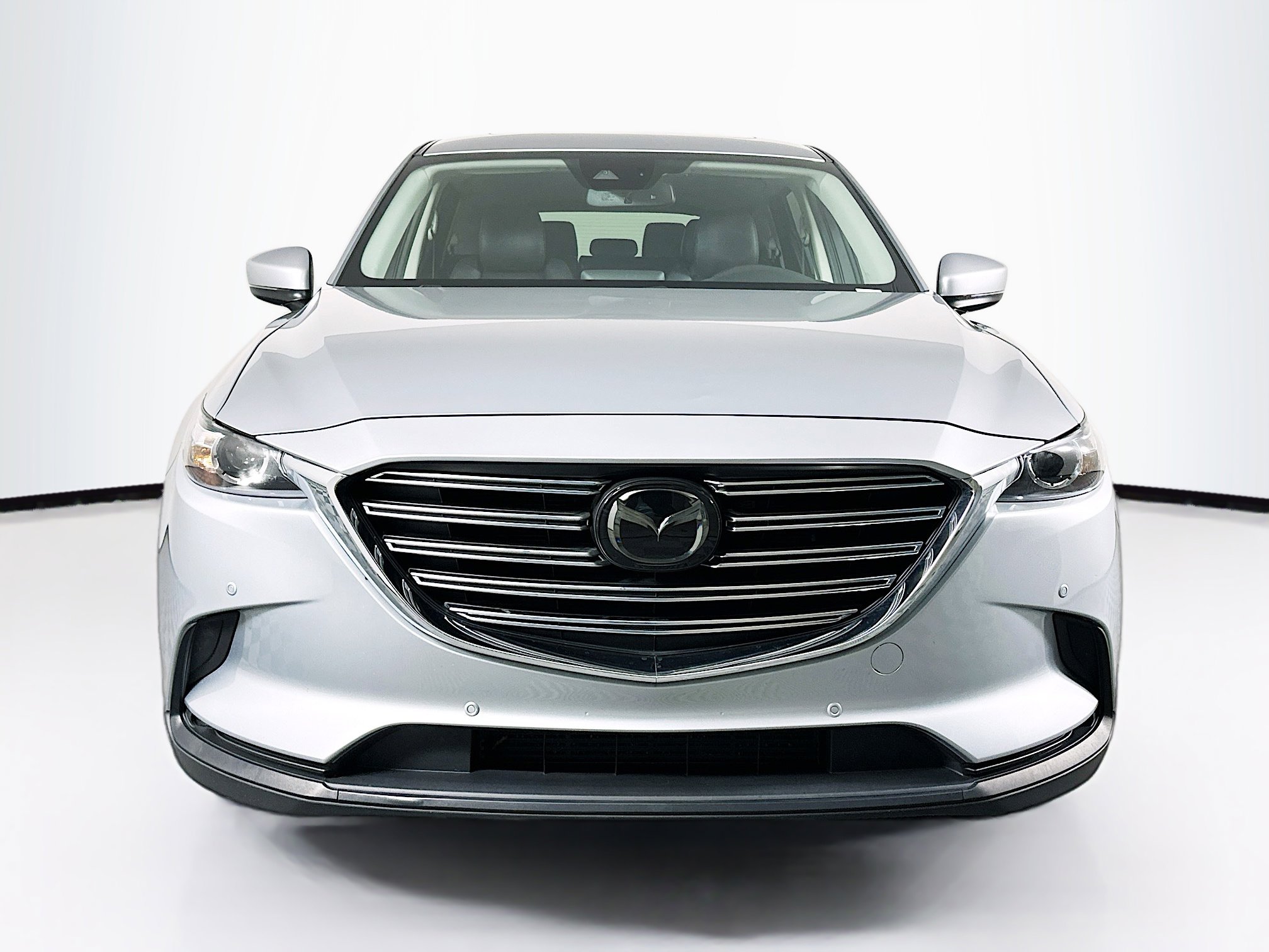 Used 2018 MAZDA CX-9 Touring w/ Touring Premium Package FWD image 2