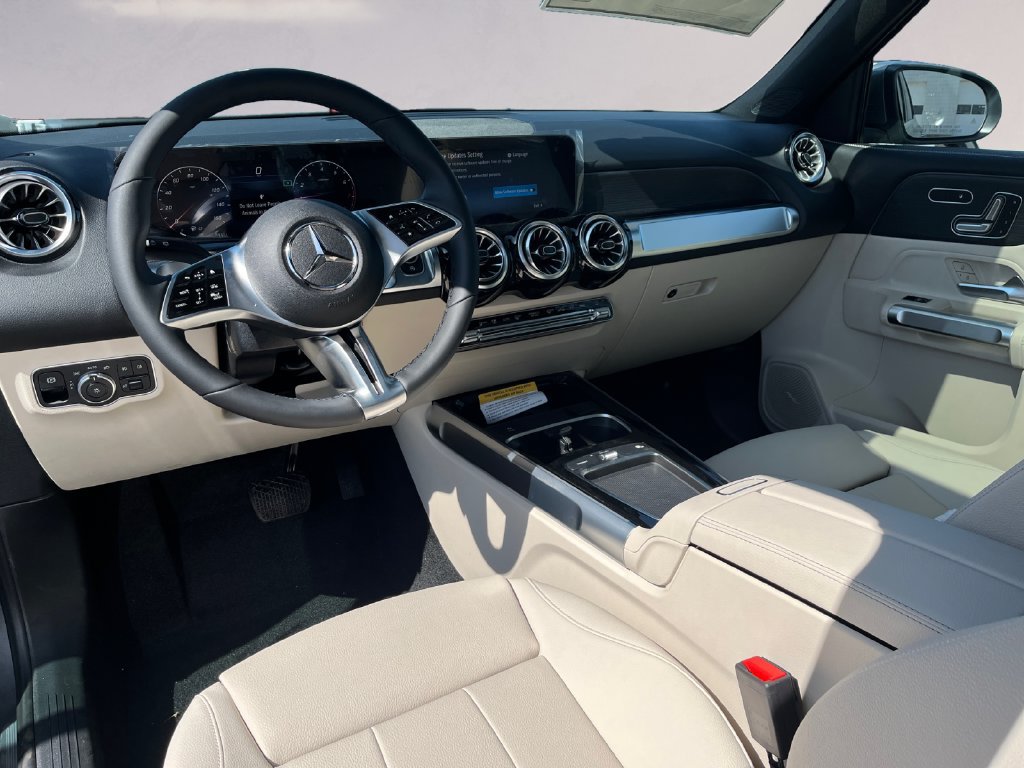 New 2026 Mercedes-Benz GLB 250 4MATIC image 7