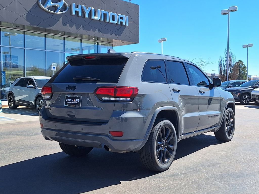 Used 2020 Jeep Grand Cherokee Altitude image 3