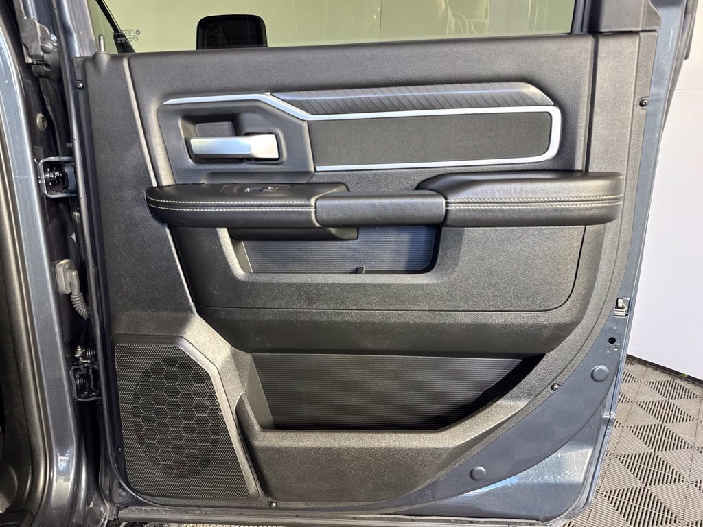 Certified 2025 RAM 2500 Big Horn AWD/4WD image 46
