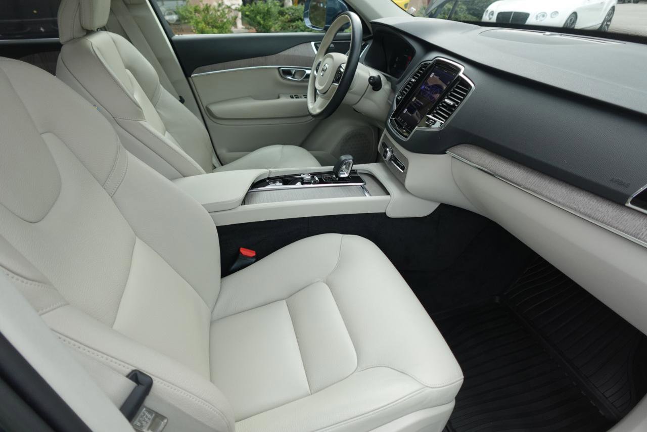 Used 2023 Volvo XC90 B5 Plus w/ Protection Package image 23