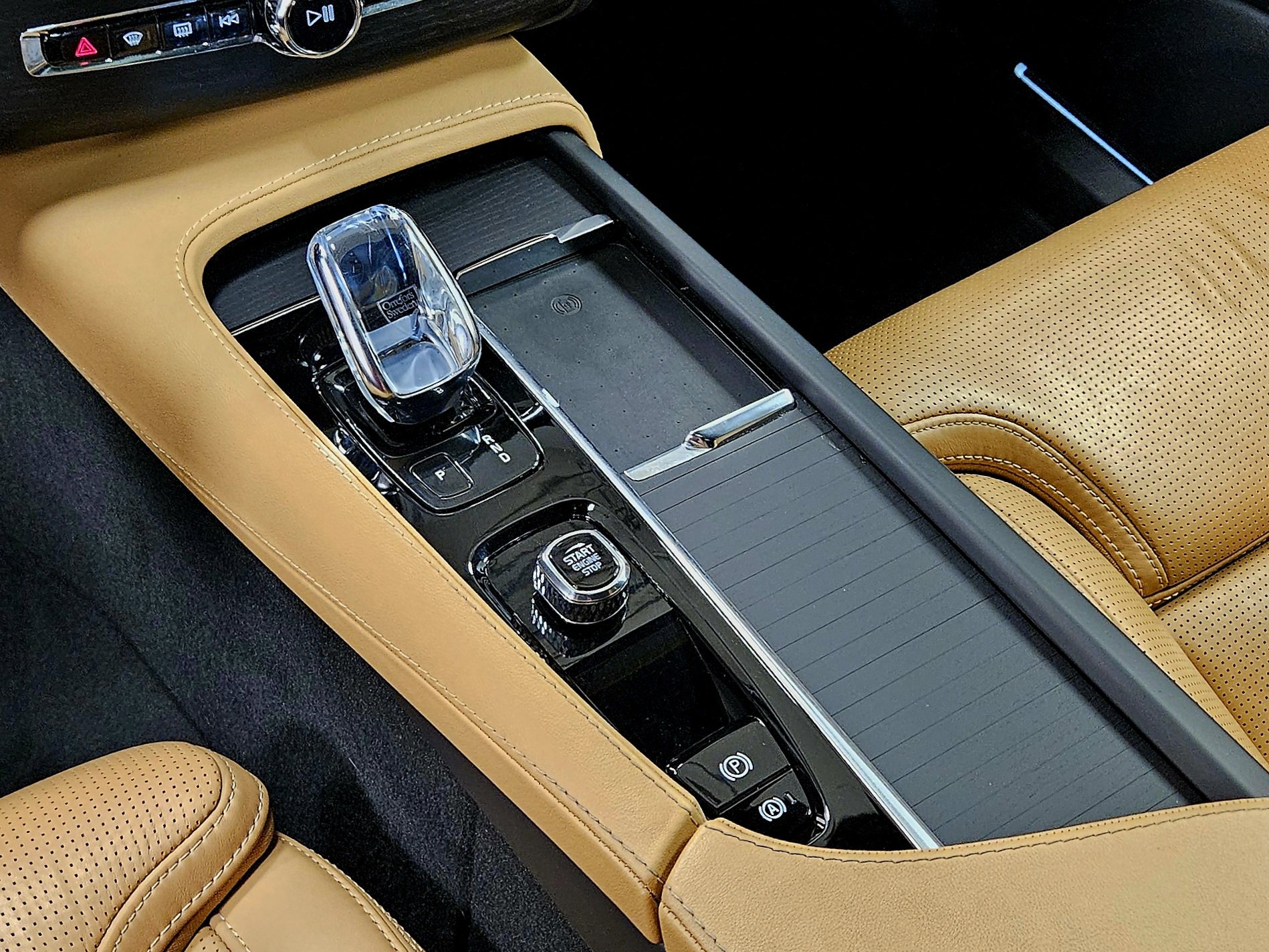 Used 2022 Volvo XC90 T8 Inscription image 46