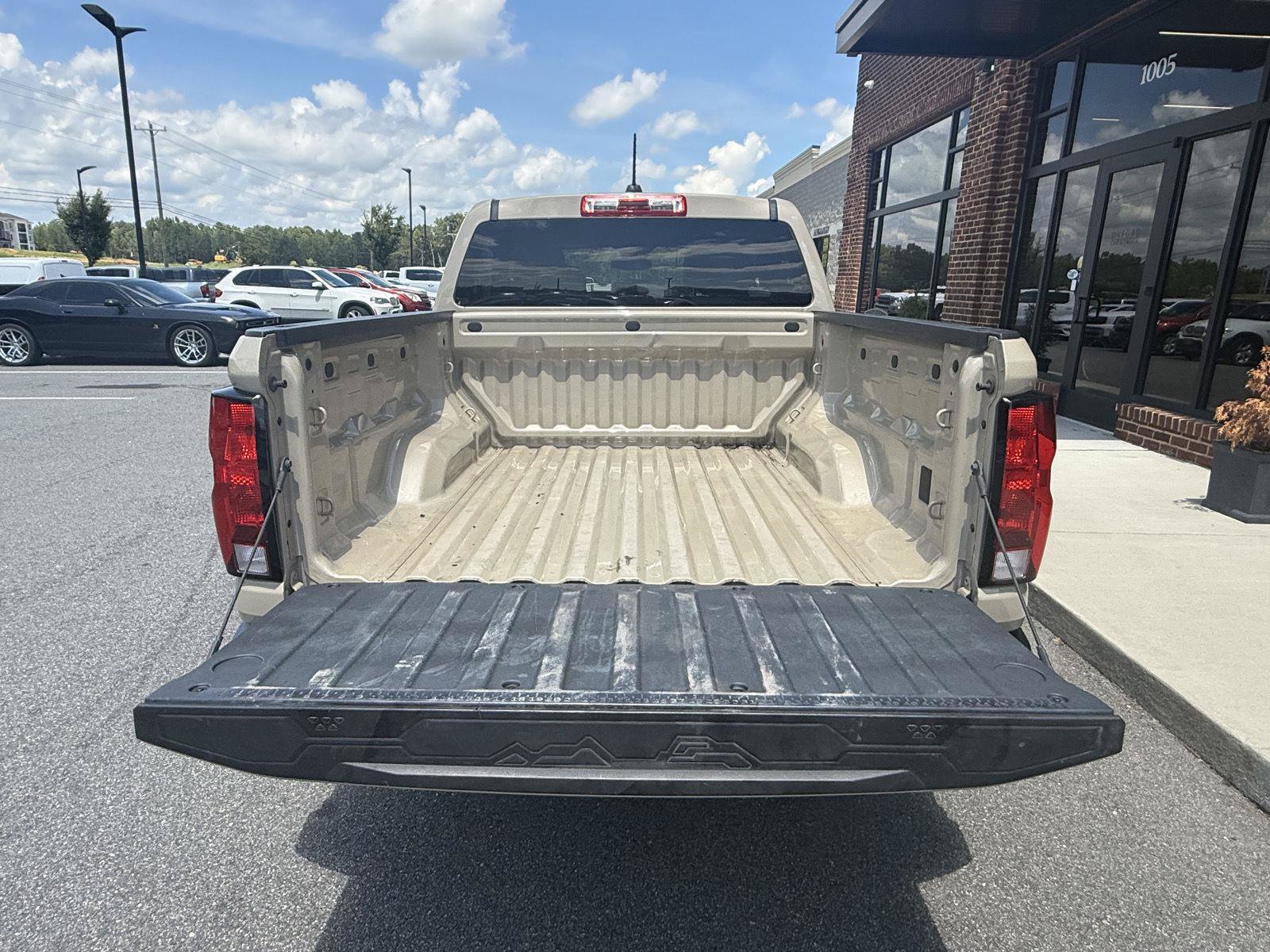 Used 2024 Chevrolet Colorado W/T RWD image 23