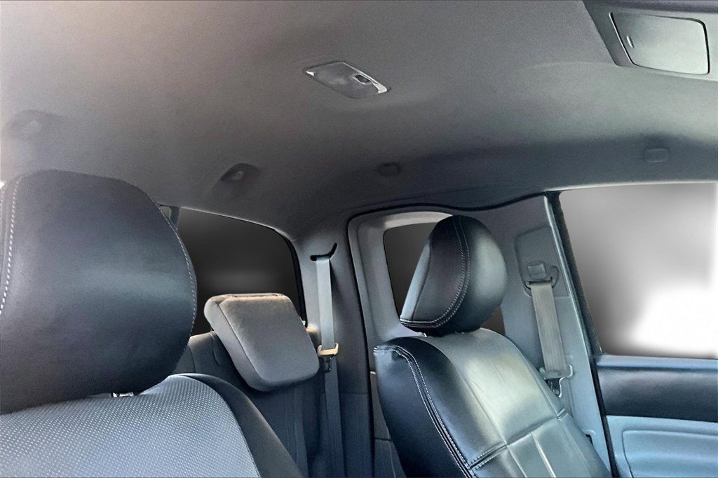 Used 2015 Toyota Tacoma 4x4 Access Cab image 25