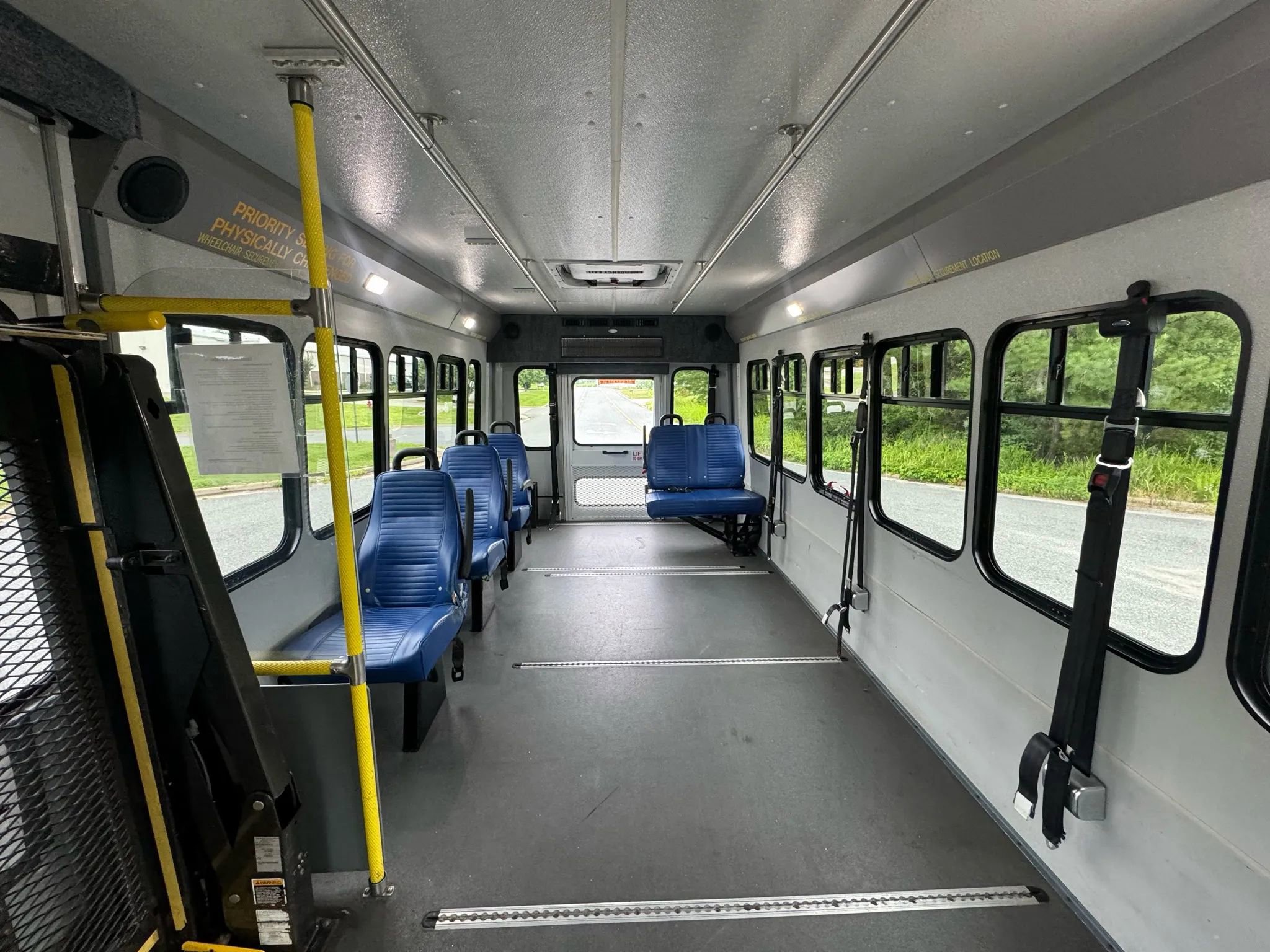 Used 2015 Ford E-450 and Econoline 450 Super Duty w/ Shuttle Bus Prep Package RWD image 18