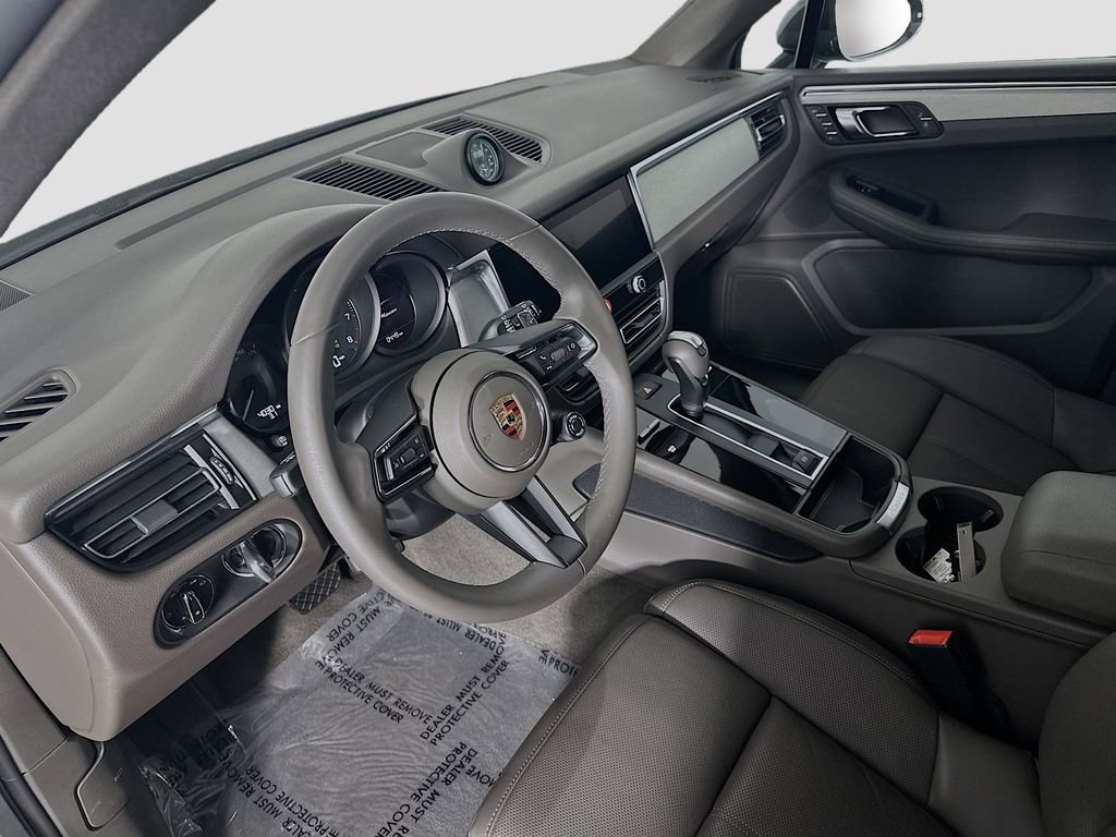 New 2026 Porsche Macan Turbo image 4