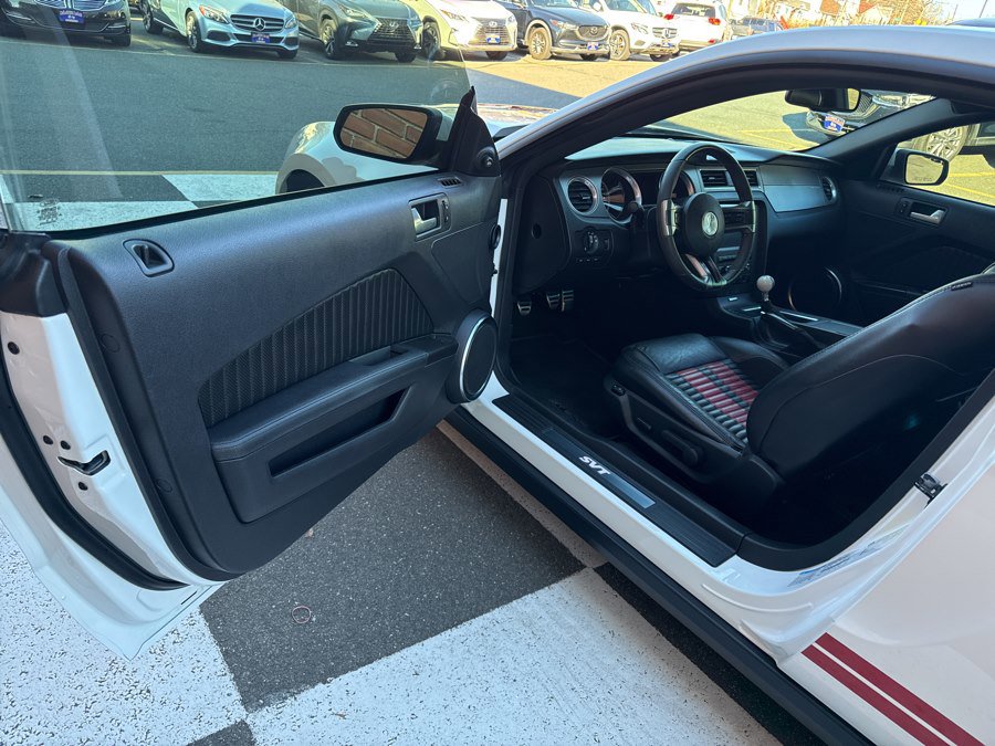 Used 2010 Ford Mustang Shelby GT500 RWD image 16