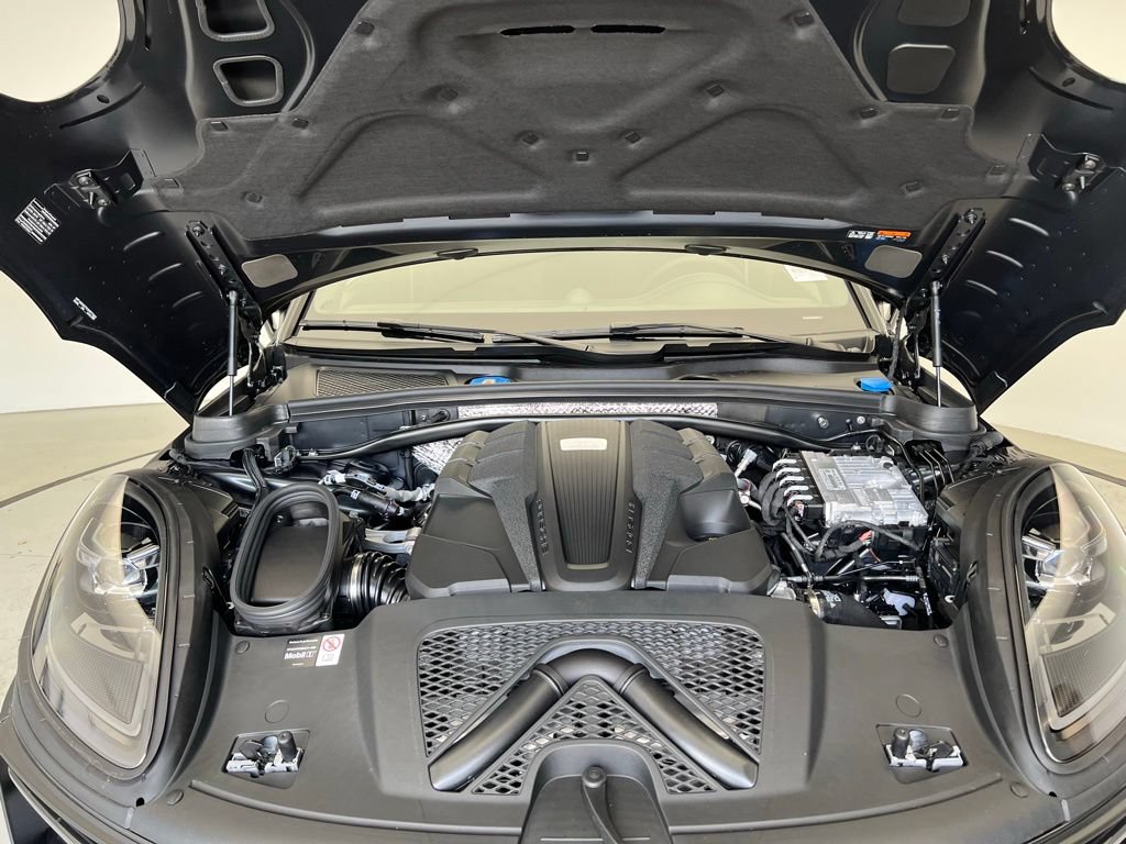 Used 2026 Porsche Macan S AWD/4WD image 24
