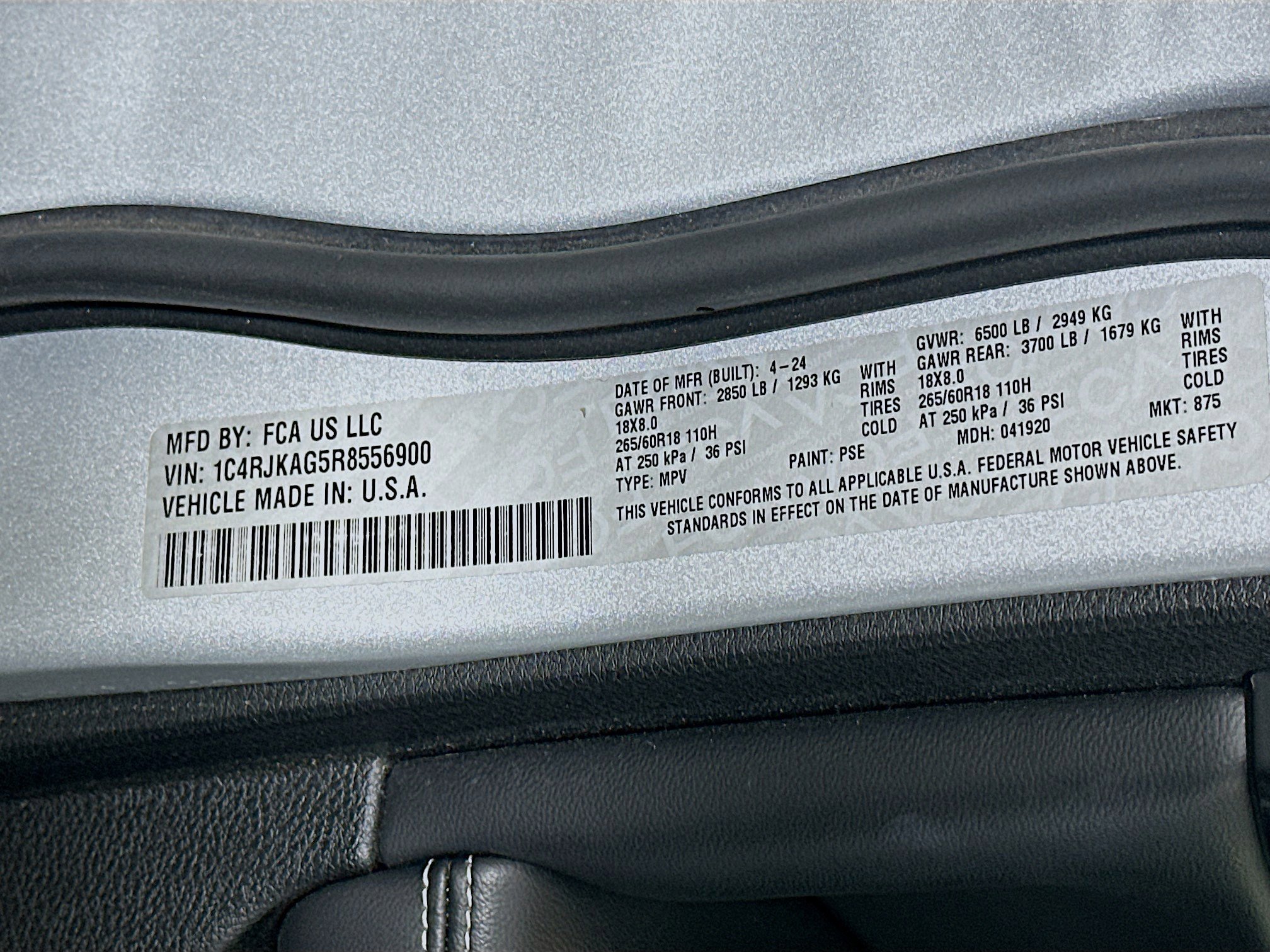 Used 2024 Jeep Grand Cherokee L Laredo image 12