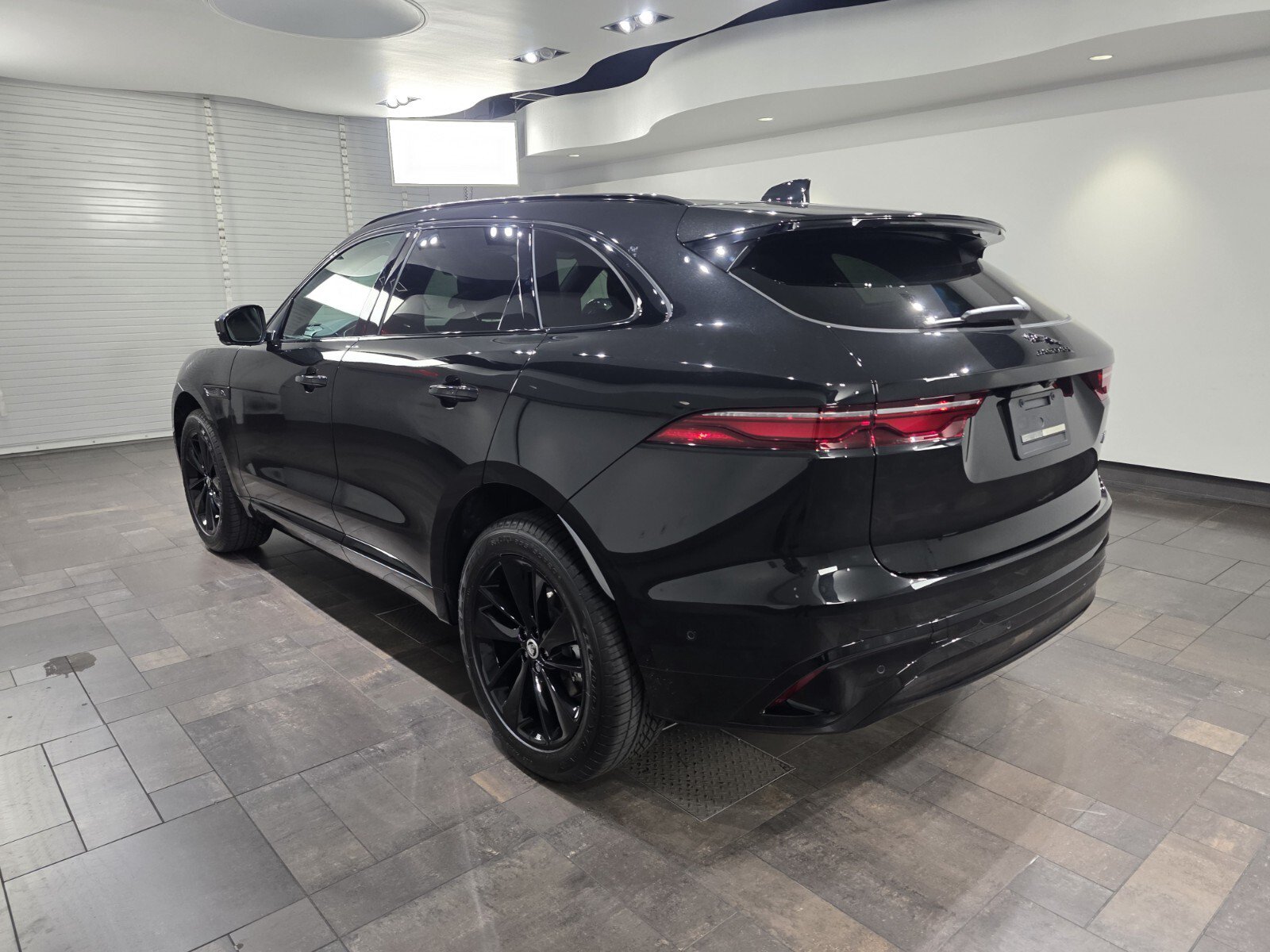 New 2026 Jaguar F-PACE R-Dynamic S AWD/4WD image 4