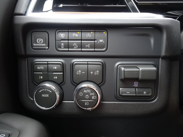 New 2026 Chevrolet Tahoe High Country w/ Sun And Tow Package AWD/4WD image 13