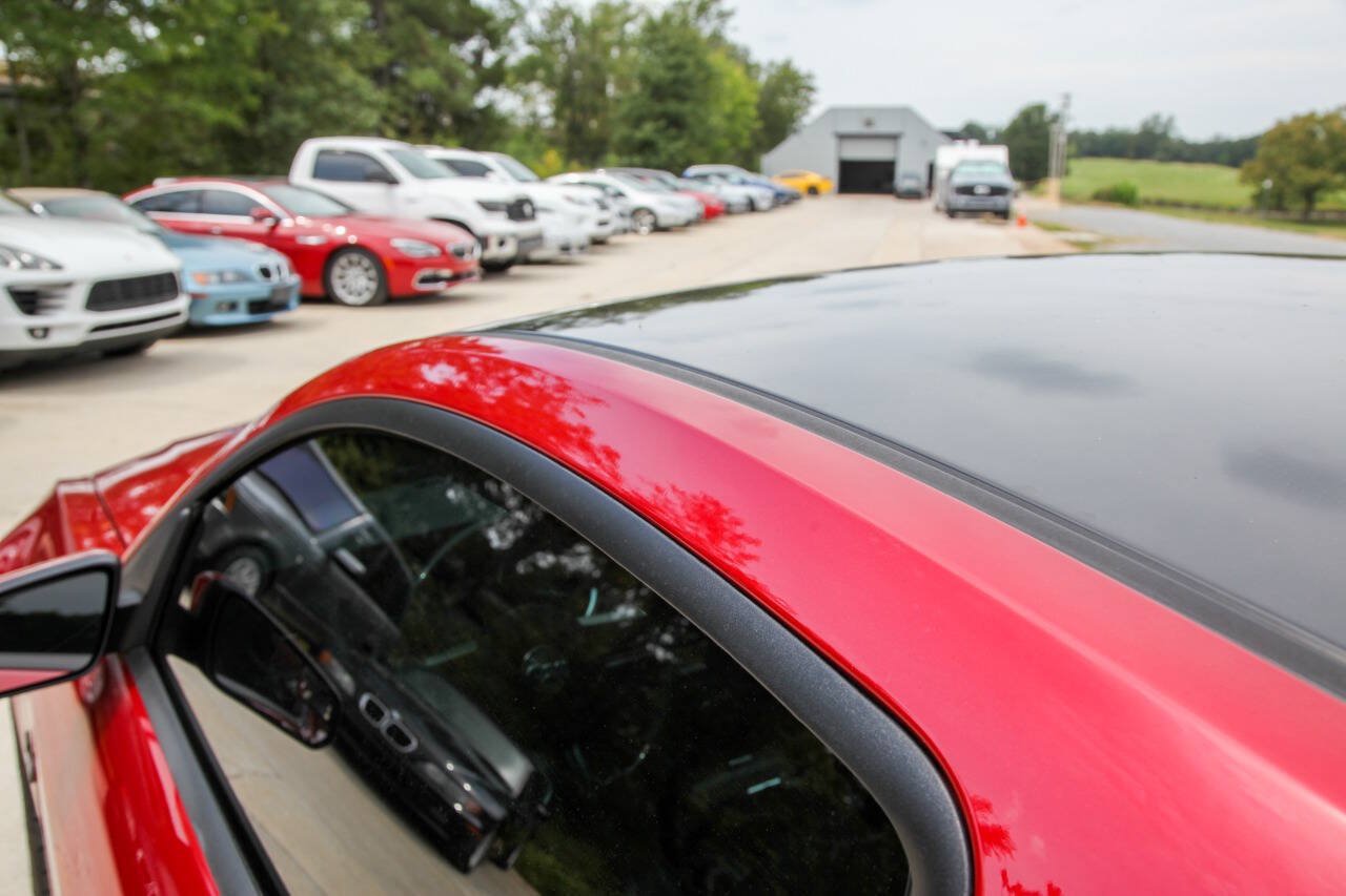 Used 2011 Ford Mustang GT Premium w/ Electronics Pkg RWD image 18