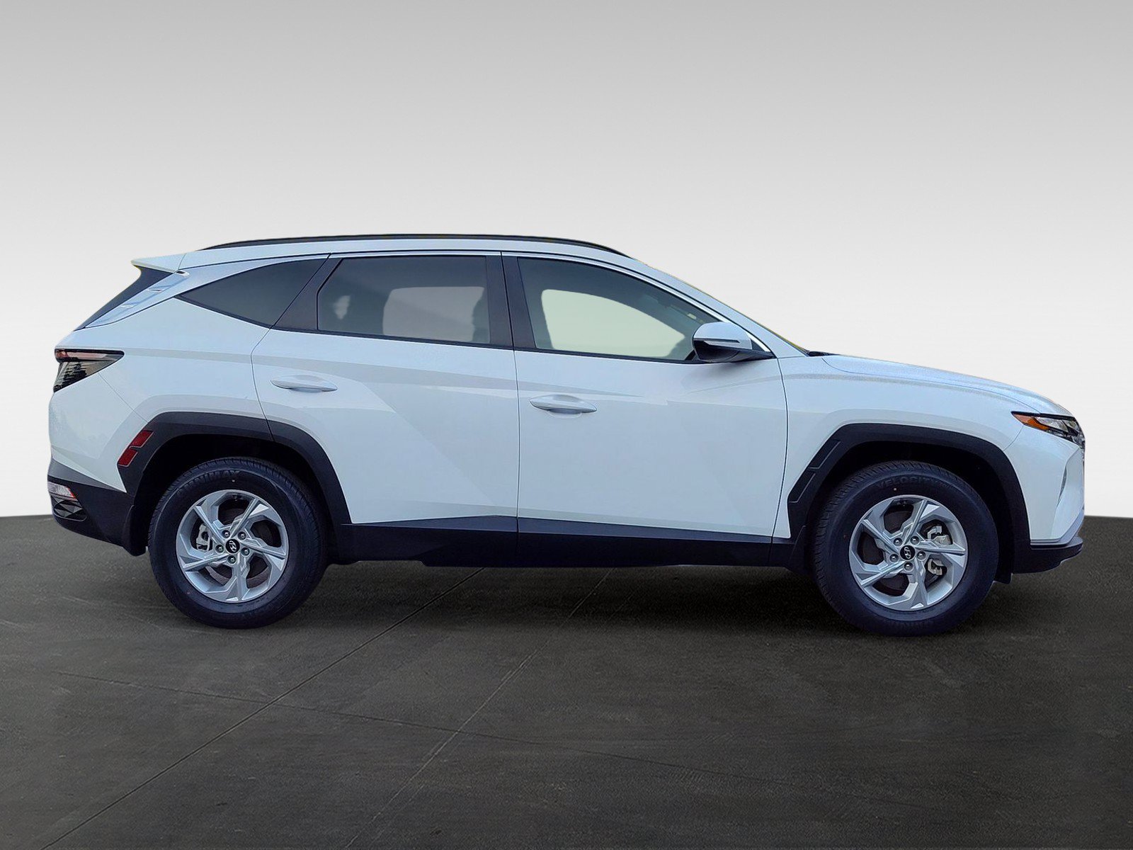 Certified 2023 Hyundai Tucson SEL AWD/4WD image 4