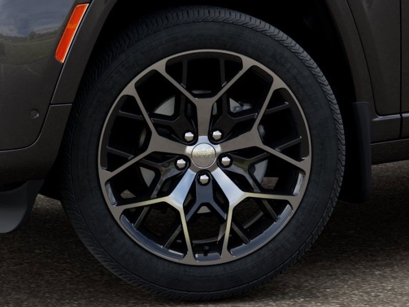 New 2026 Jeep Grand Cherokee Summit AWD/4WD image 4