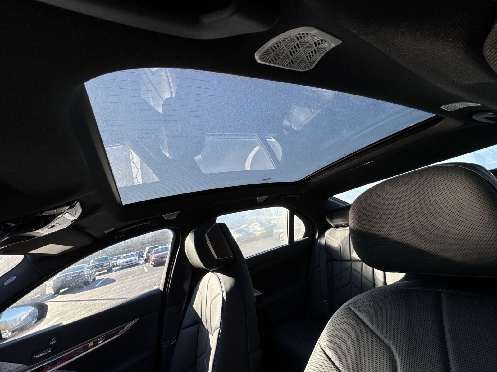 New 2026 BMW i7 M70 AWD/4WD image 24