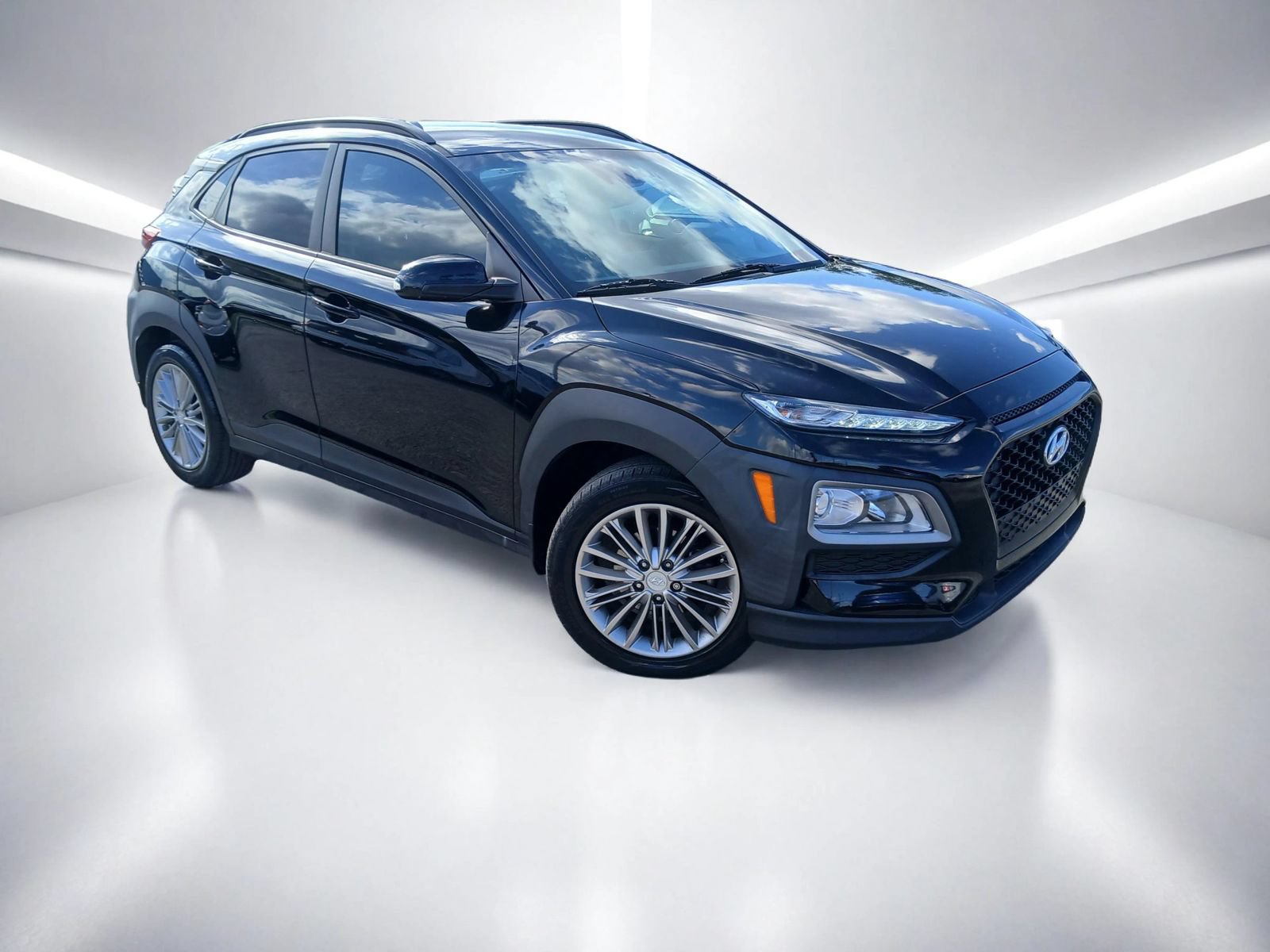 Used 2021 Hyundai Kona SEL FWD image 2