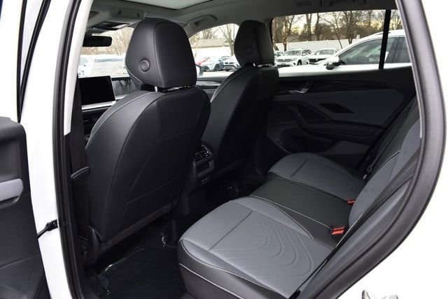 New 2026 Volkswagen Tiguan SE image 16