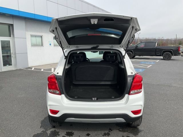 Used 2020 Chevrolet Trax LT w/ LT Convenience Package image 18