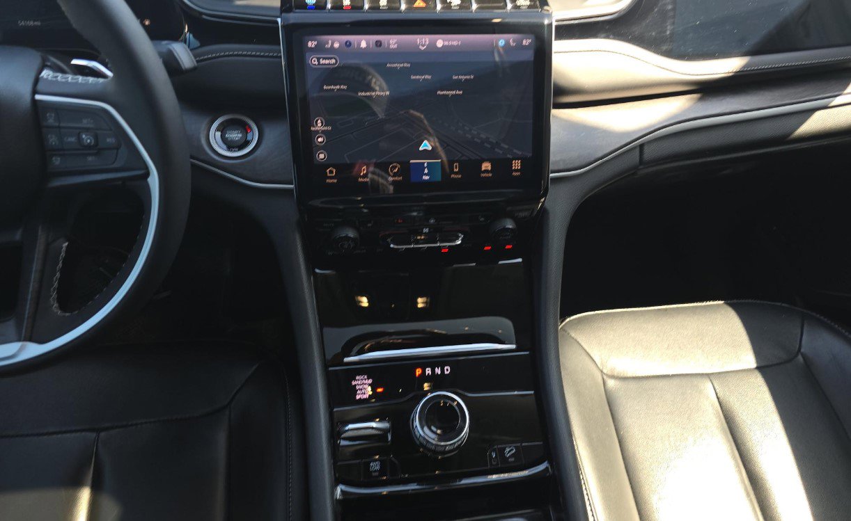 Used 2022 Jeep Grand Cherokee Limited 4xe image 9