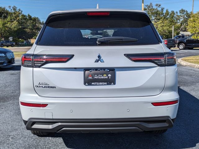 New 2025 Mitsubishi Outlander ES image 6