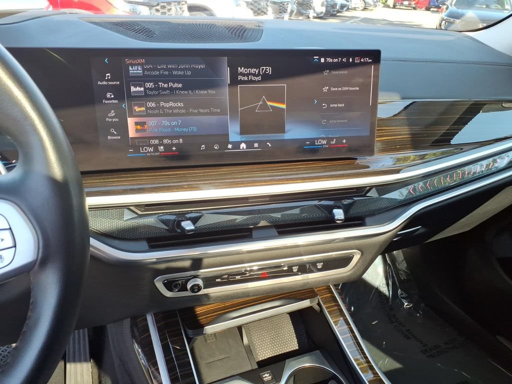 Used 2025 BMW X7 xDrive40i AWD/4WD image 9