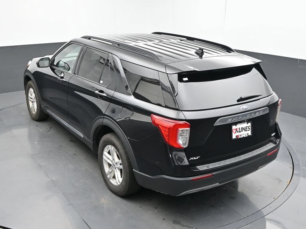 Used 2020 Ford Explorer XLT w/ Equipment Group 202A AWD/4WD image 37