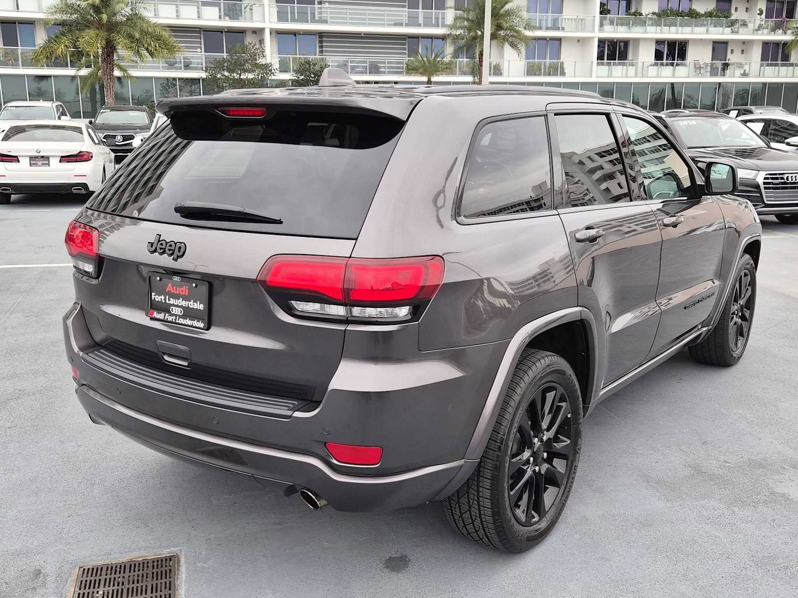 Used 2019 Jeep Grand Cherokee Altitude image 6