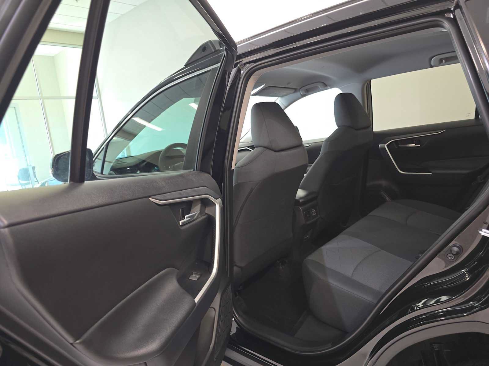 Certified 2025 Toyota RAV4 XLE AWD/4WD image 24