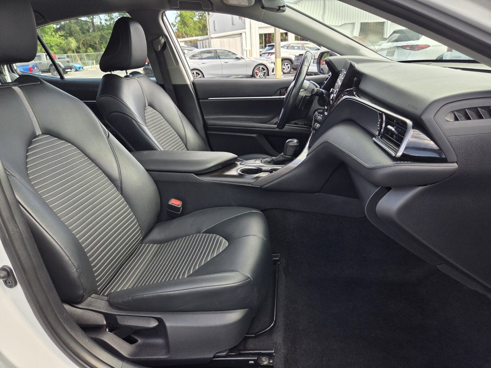 Used 2023 Toyota Camry SE FWD image 17