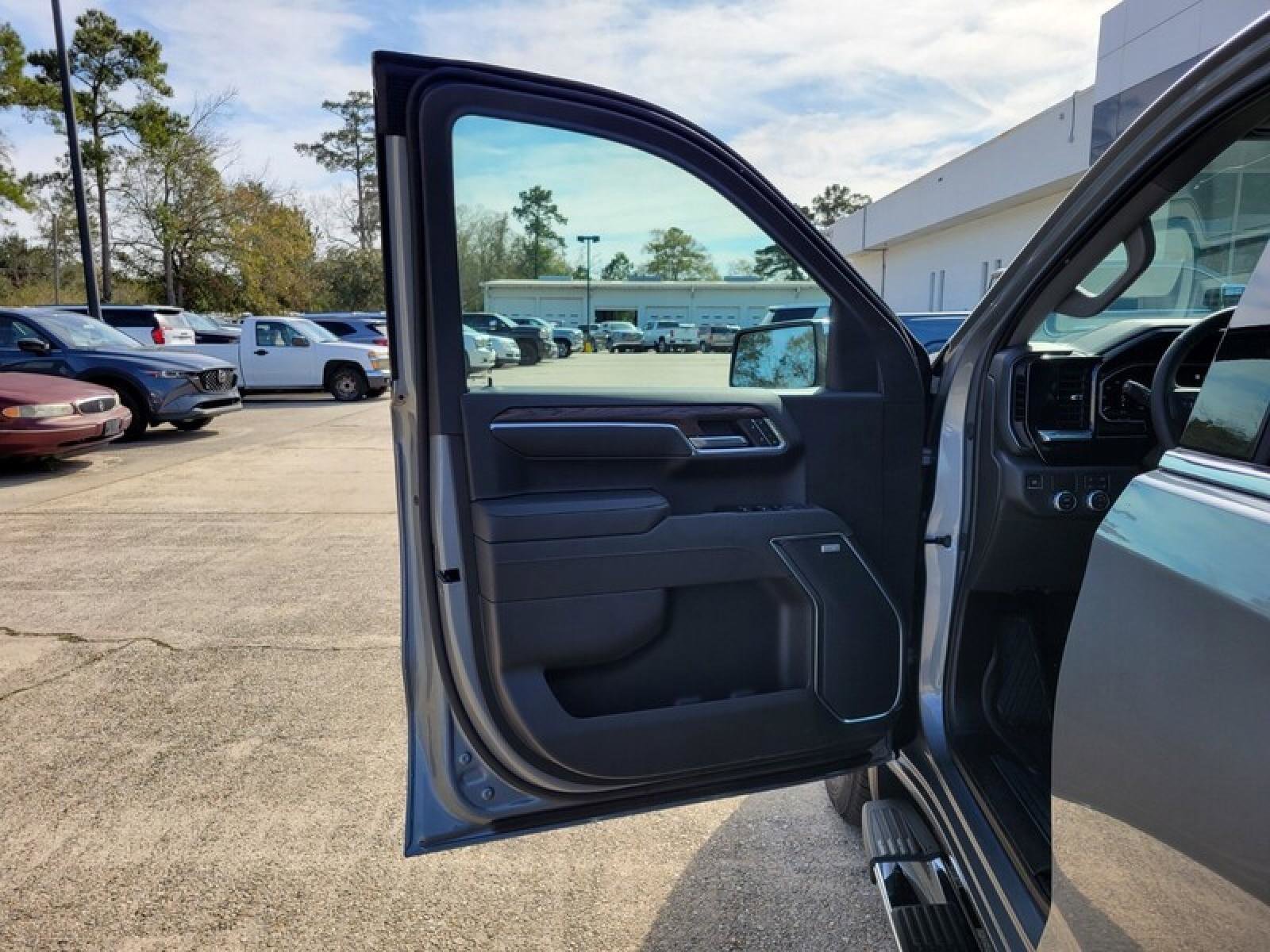 New 2026 GMC Sierra 1500 SLT w/ SLT Premium Plus Package RWD image 13