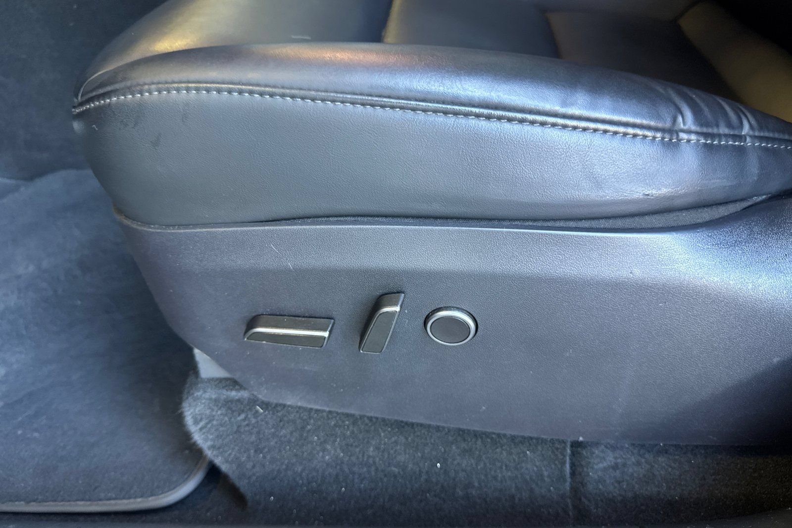Used 2025 Tesla Model Y Performance AWD/4WD image 14