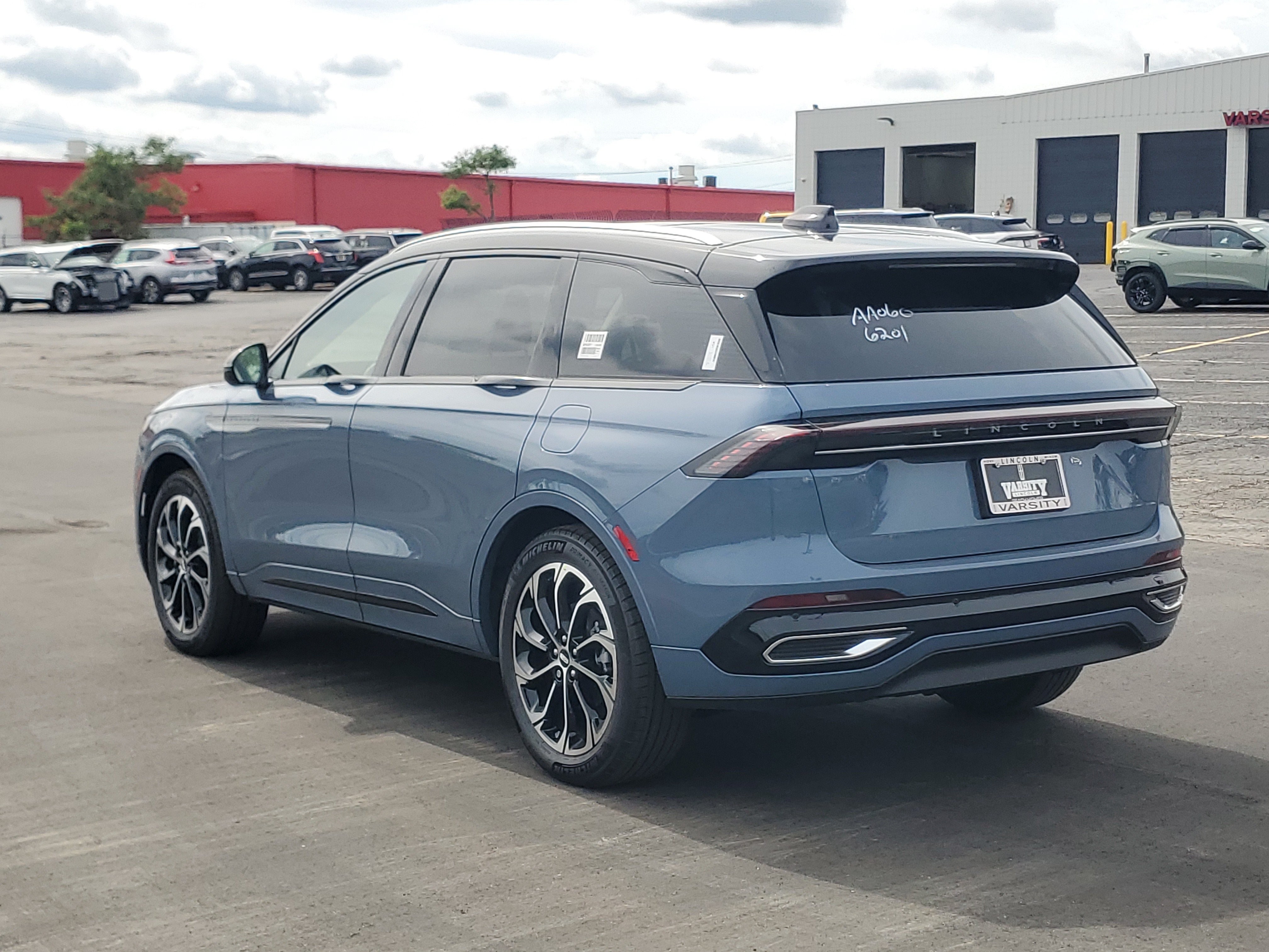 New 2026 Lincoln Nautilus Reserve AWD/4WD image 3