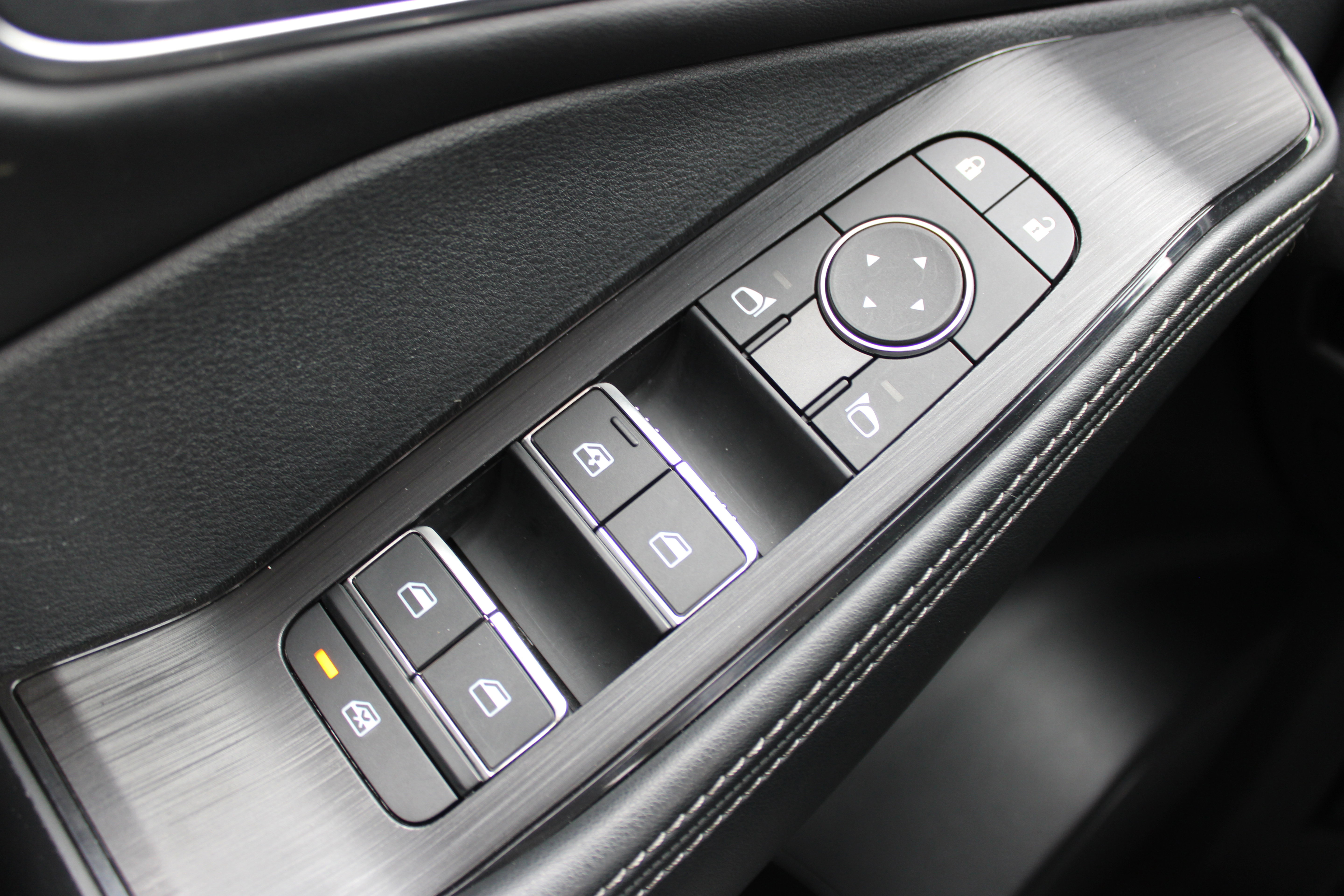 Certified 2023 Nissan Rogue Platinum AWD/4WD image 32