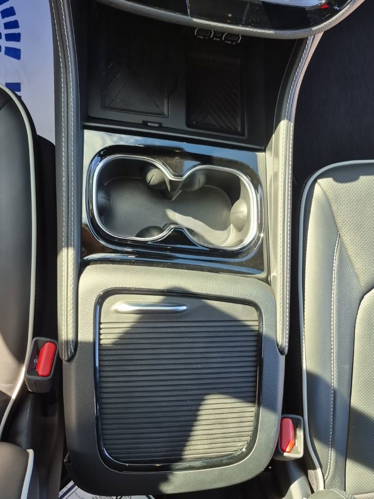 New 2025 Chrysler Pacifica Limited w/ Trailer Tow Group FWD image 45